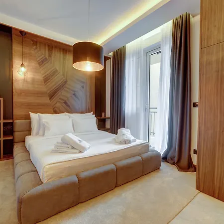 Black Pearl Luxury 招待所 4*