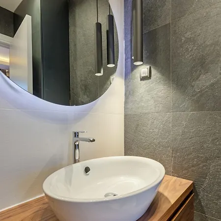 招待所 Black Pearl Luxury 4*